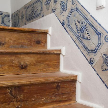 C3 Bairro Alto Cozy Romantic Loft In 18Th Century Building Lisbon Bagian luar foto