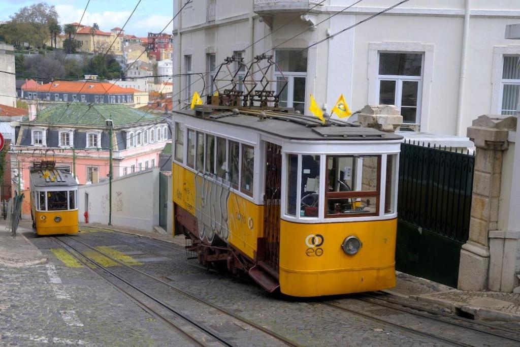 C3 Bairro Alto Cozy Romantic Loft In 18Th Century Building Lisbon Bagian luar foto