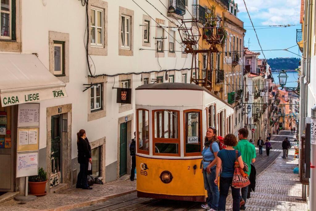 C3 Bairro Alto Cozy Romantic Loft In 18Th Century Building Lisbon Bagian luar foto