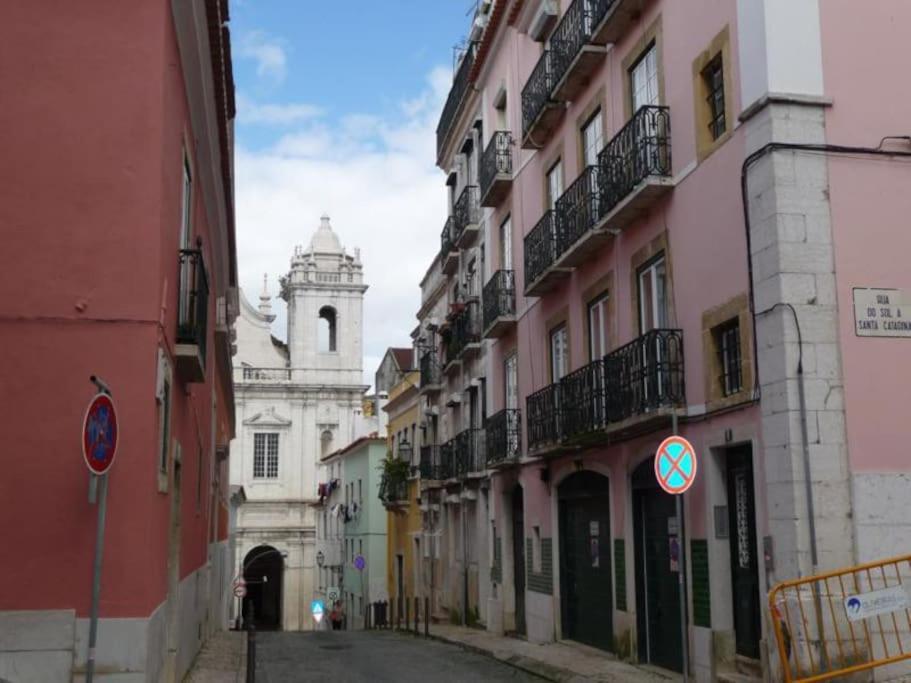 C3 Bairro Alto Cozy Romantic Loft In 18Th Century Building Lisbon Bagian luar foto