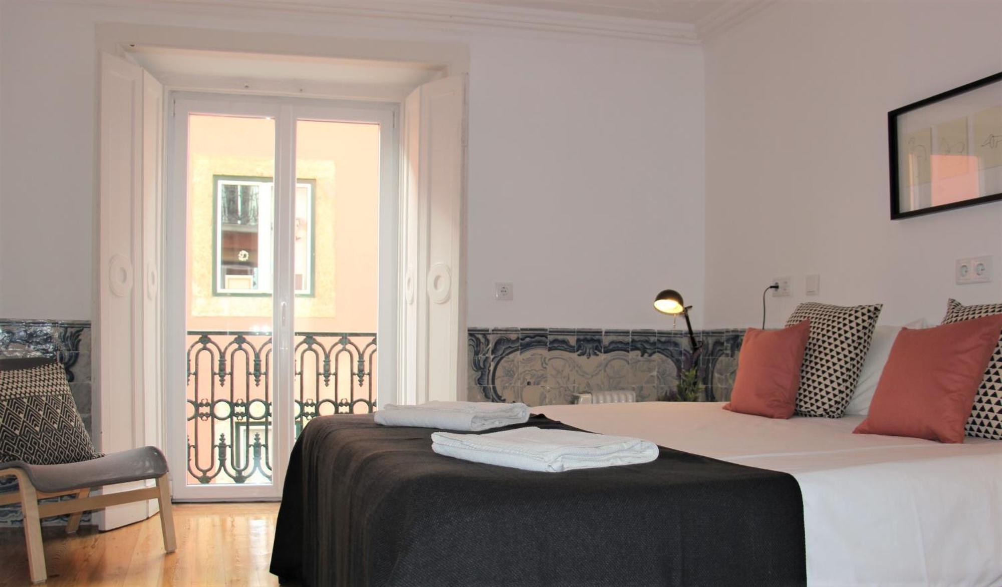 C3 Bairro Alto Cozy Romantic Loft In 18Th Century Building Lisbon Bagian luar foto