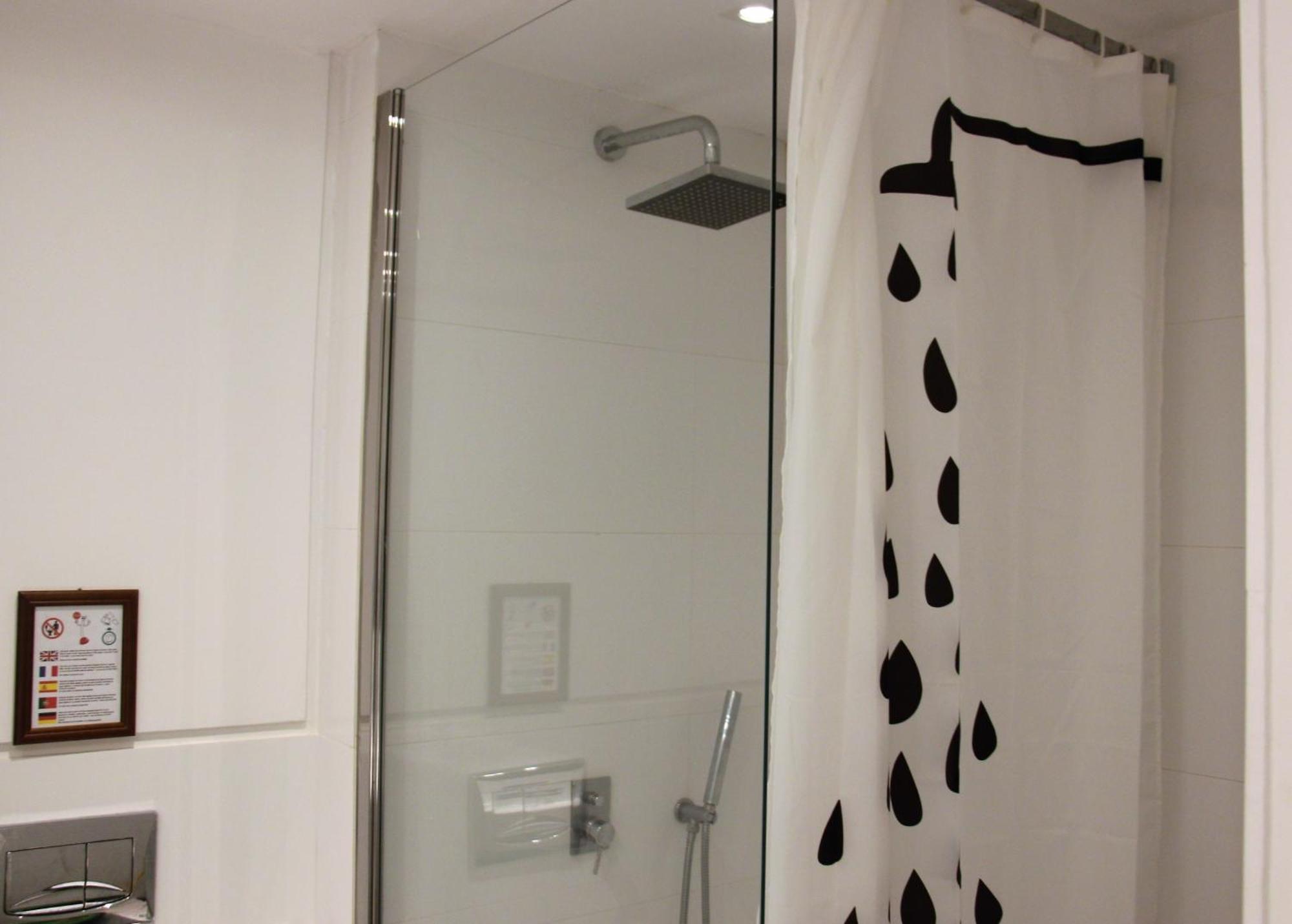 C3 Bairro Alto Cozy Romantic Loft In 18Th Century Building Lisbon Bagian luar foto
